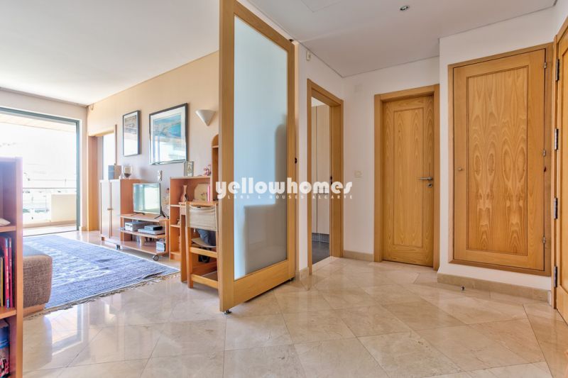 Rare opportunity: Modern 2 bedroom apartment at the Marina of Vilamoura